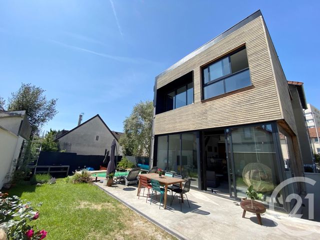 Maison à vendre - 7 pièces - 170,61 m2 - Rosny Sous Bois - 93 - ILE-DE-FRANCE