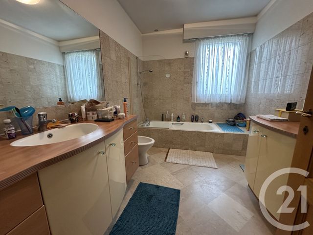 Afficher la photo en grand Maison à vendre - 6 pièces - 170 m2 - Fontenay Sous Bois - 94 - ILE-DE-FRANCE