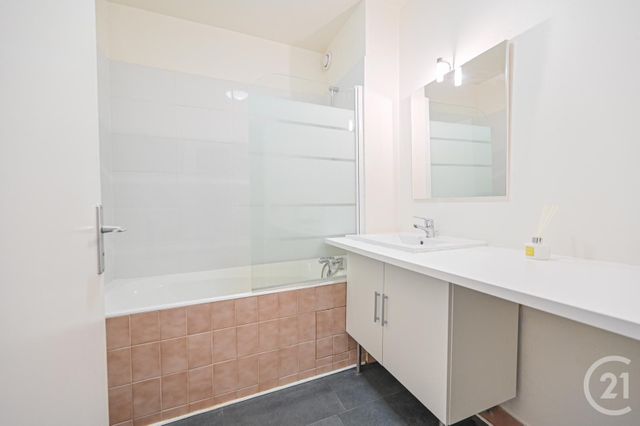 Afficher la photo en grand Appartement F2 à louer - 2 pièces - 46,05 m2 - Levallois Perret - 92 - ILE-DE-FRANCE