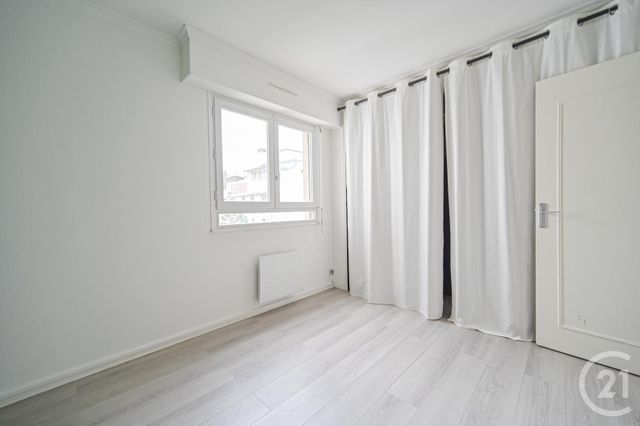 Afficher la photo en grand Appartement F2 à louer - 2 pièces - 46,05 m2 - Levallois Perret - 92 - ILE-DE-FRANCE