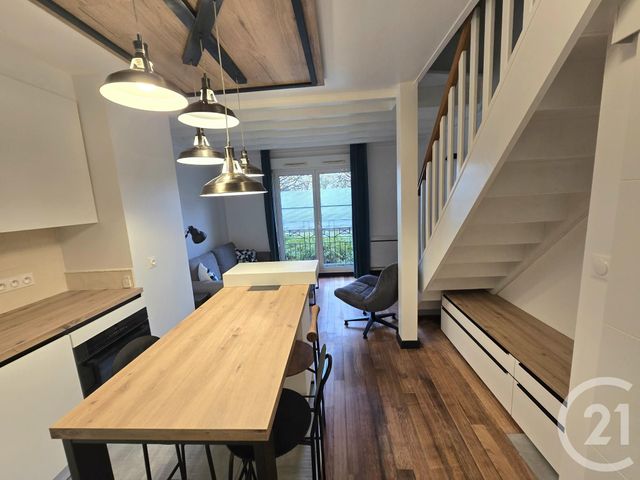 Afficher la photo en grand Appartement Duplex à louer - 2 pièces - 41,16 m2 - Alfortville - 94 - ILE-DE-FRANCE